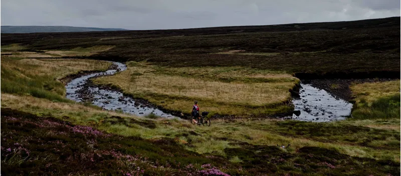 Restrap Saddle Bag 8L in Black/Black-7