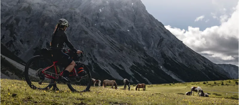 Restrap Saddle Bag 4.5L in Black-8