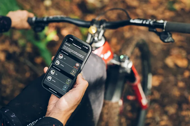 Rockshox Reverb B1 AXS Wireless Dropper Post in Black-8