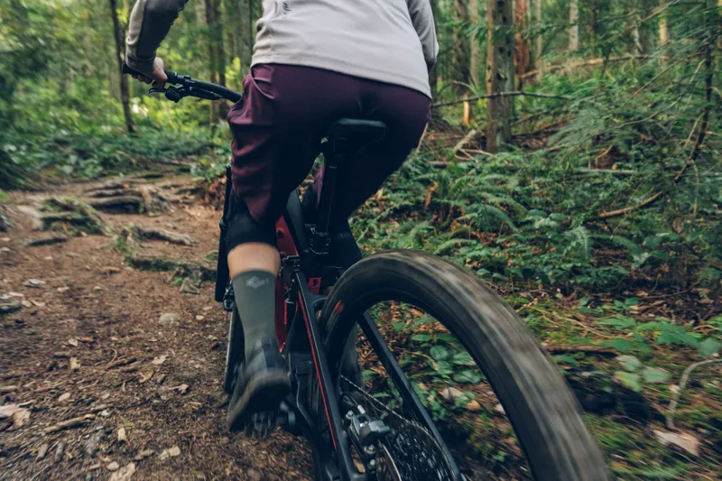 Rockshox Reverb B1 AXS Wireless Dropper Post in Black-10