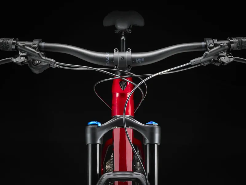 Trek Roscoe 9 Hardtail Mountain Bike 2025 in Crimson Red-8