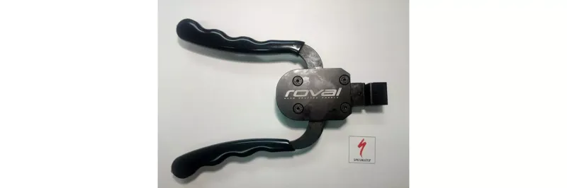 Roval Spoke Hold Tool in Black