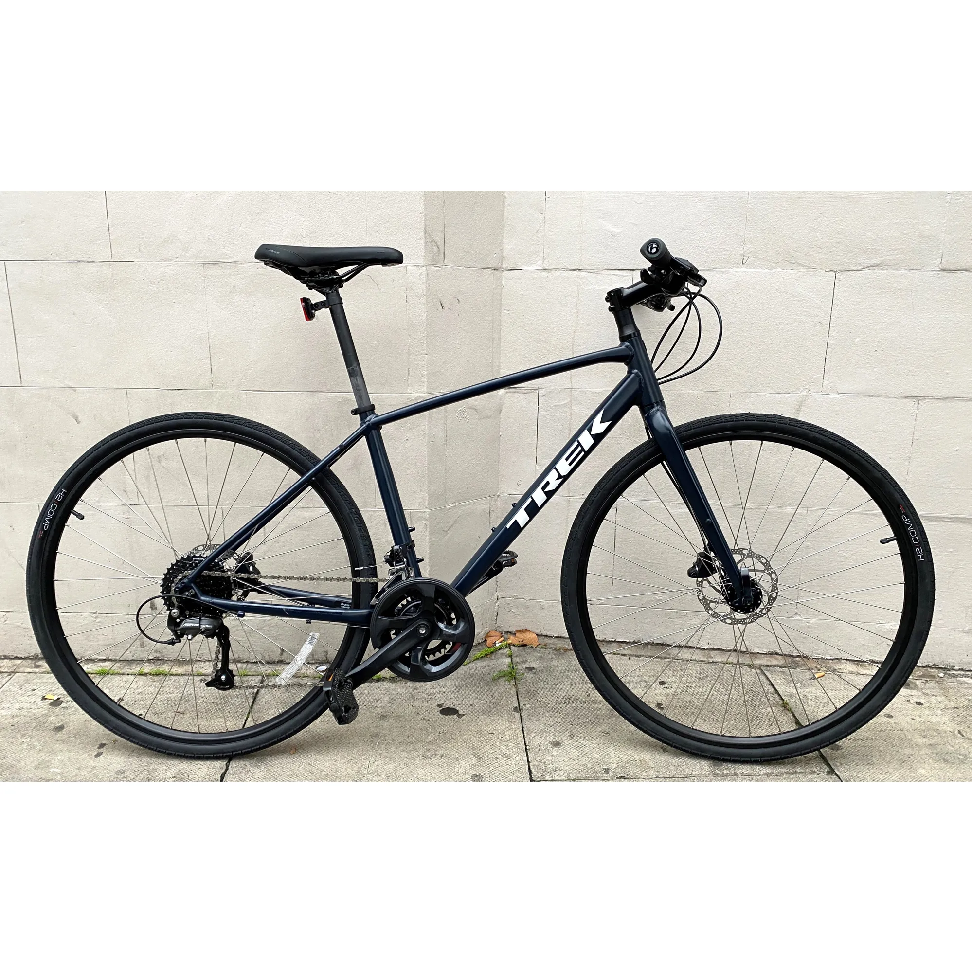 EX DISPLAY Trek FX Disc Hybrid Bike Medium 2023 in Nautical