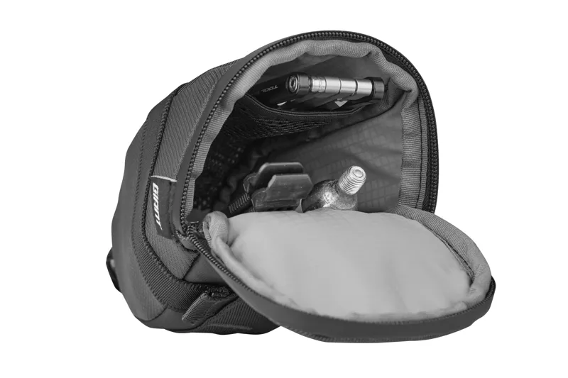 Giant Shadow Large Seat Pack in Black-3