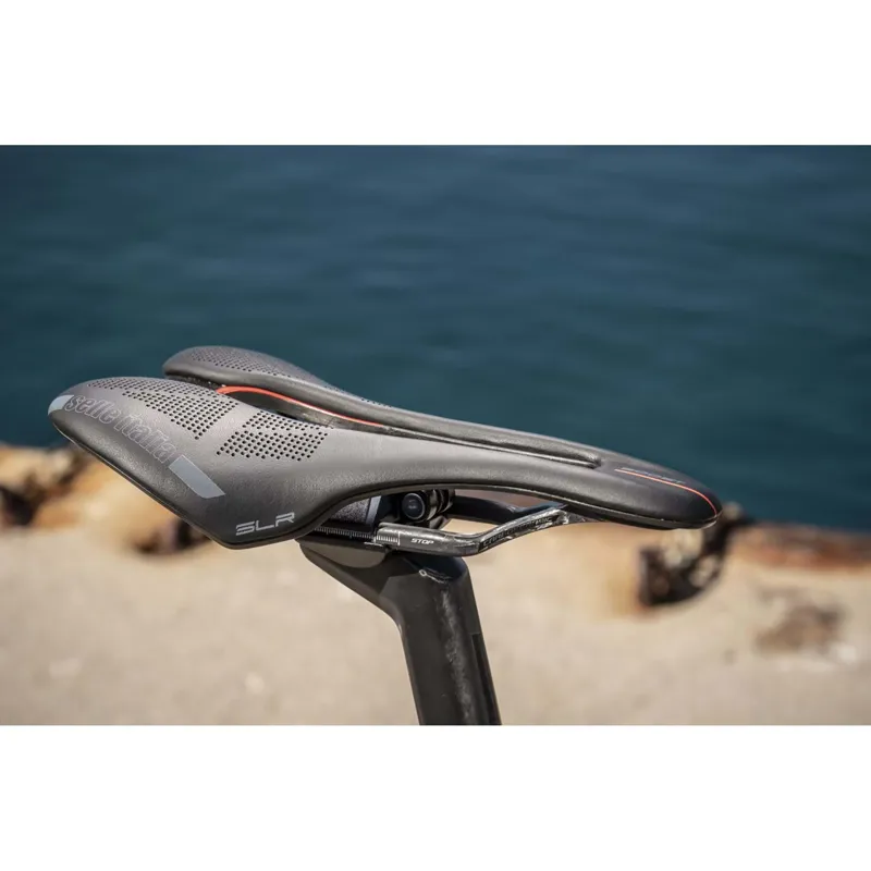 Selle Italia SLR Boost Kit Carbonio Superflow Saddle in Black-2