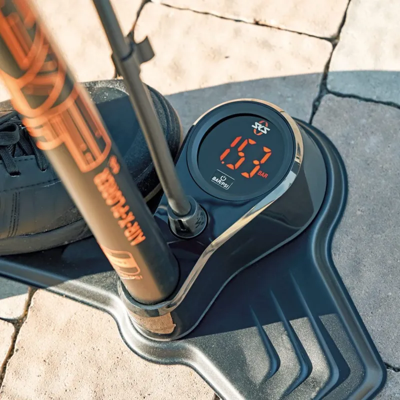 SKS Air-X-Plorer Digi 10.0 Floor Pump in Black/Orange-3