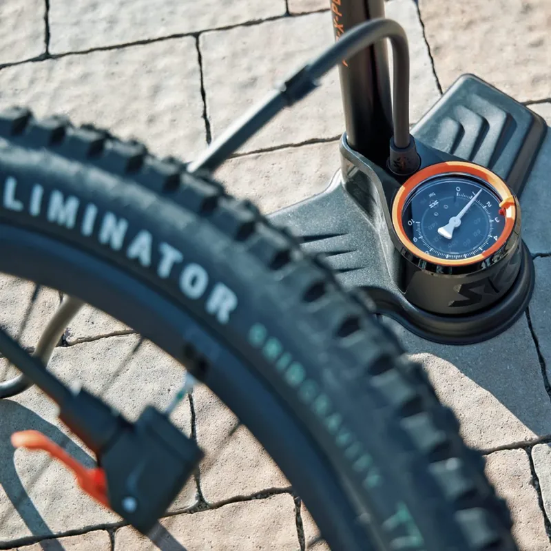 SKS Air-X-Plorer 10.0 Floor Pump in Black/Orange-4