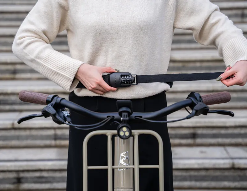 Hiplok Spin Wearable 6mm Chain Lock in Black-7