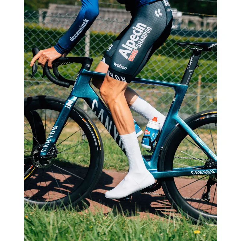 Spatzwear Windsock Pro Oversocks in Black-6