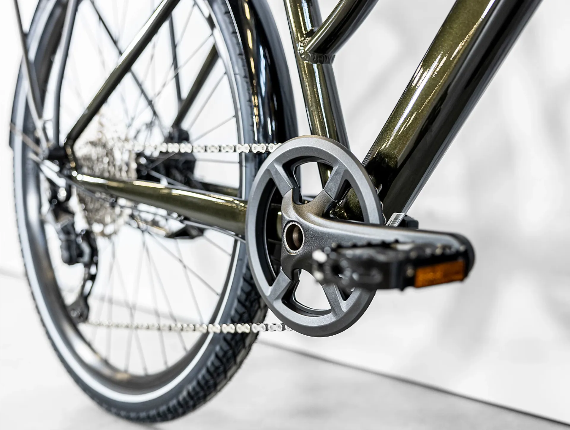 Trek Dual Sport Equipped Stagger Gen Hybrid Bike 2023 in Black