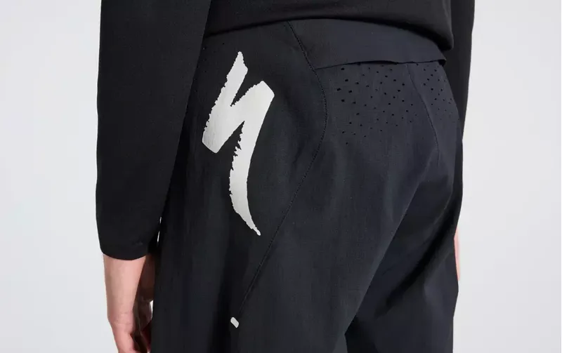 Specialized Gravity Shorts in Black-2