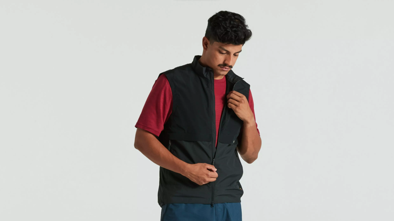 Specialized/Fjallraven Adventure Vest in Black-2