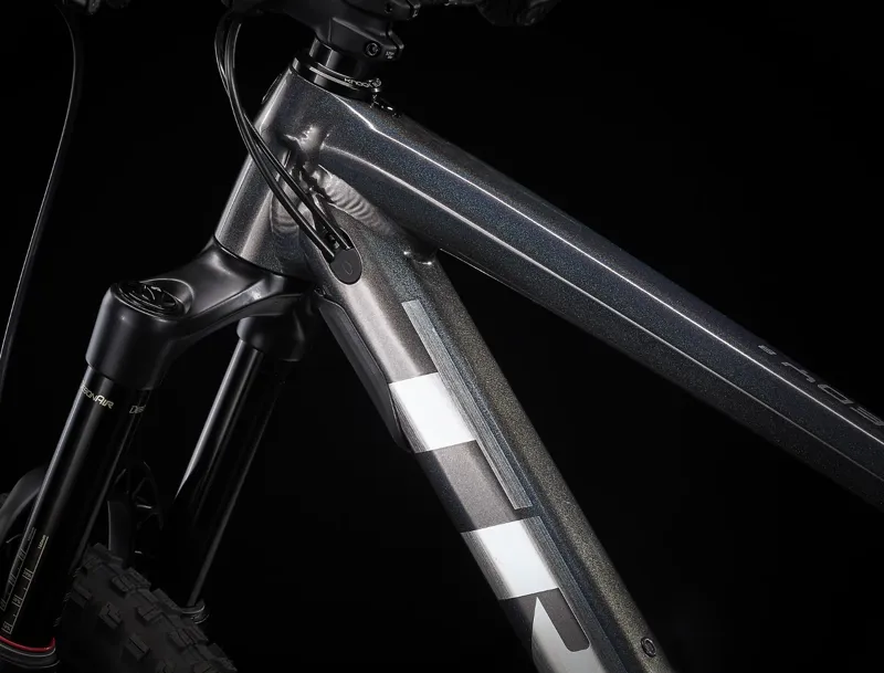 Trek Remedy 8 27.5 XT Full Suspension Mountain Bike 2022 in Prismatic Black-10