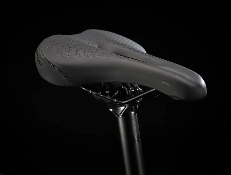 Trek FX 2 Disc Hybrid Bike 2024 in Viper Red-9