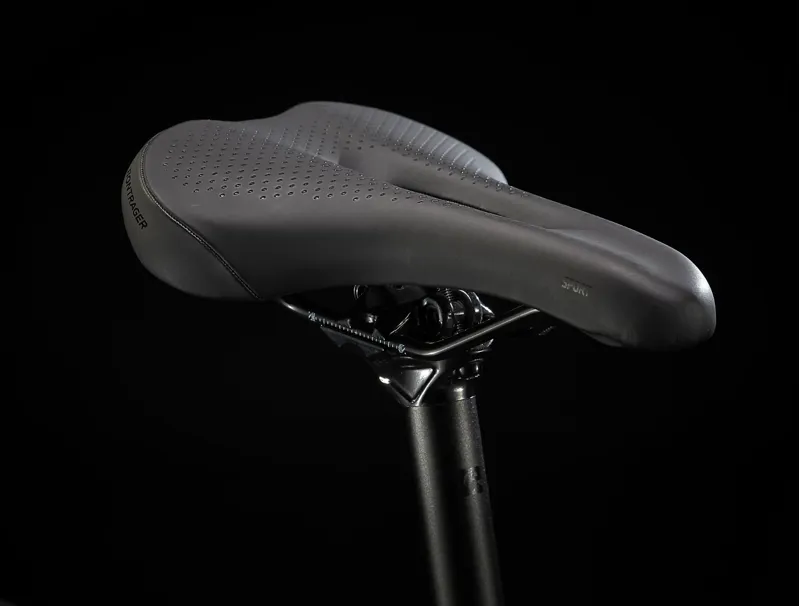 Trek FX 2 Disc Hybrid Bike 2025 in Quicksilver-2