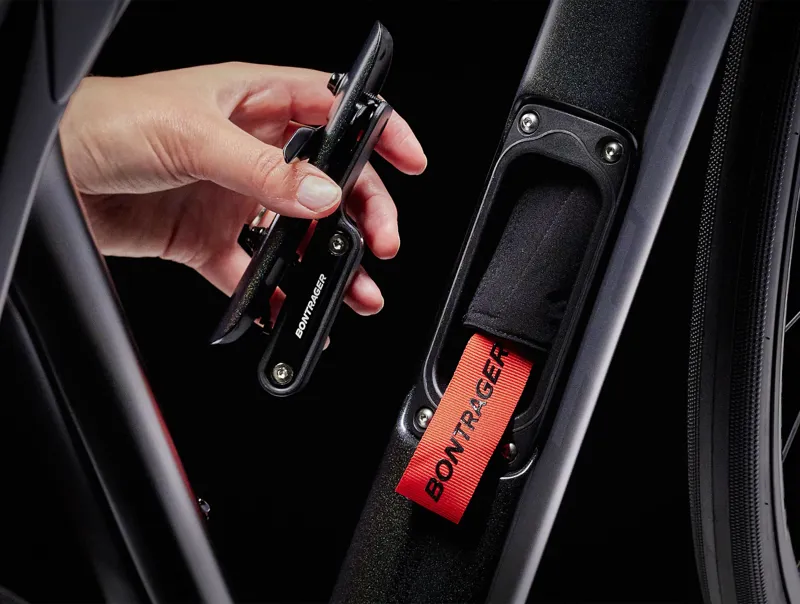 Trek Domane SL 6 Gen 4 Carbon Road Bike 2024 in Satin Trek Black-5