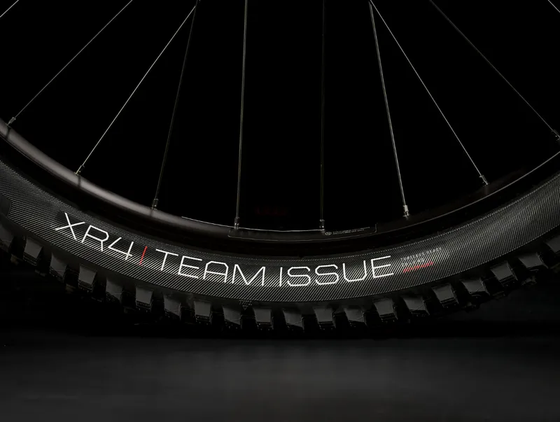 Trek Top Fuel 5 Full Suspension Mountain Bike 2022 in Red-7