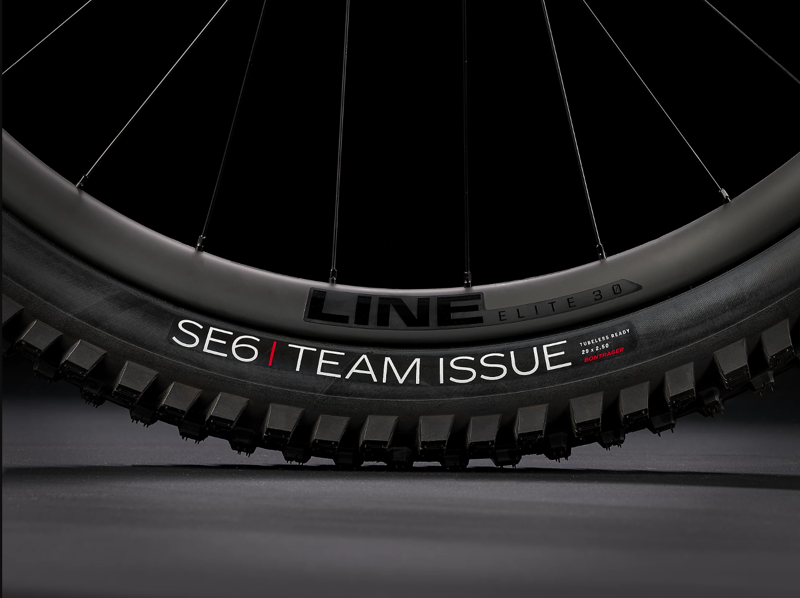 Trek Slash 9.8 GX AXS Full Suspension Mountain Bike 2023 in Yellow-8