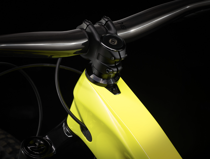 Trek Slash 9.8 GX AXS Full Suspension Mountain Bike 2023 in Yellow-7