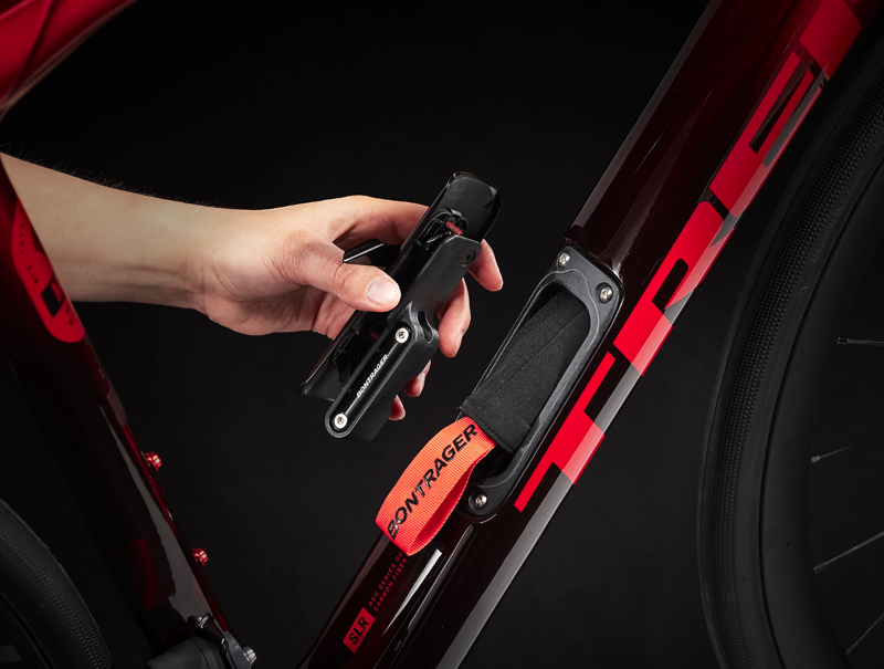 Trek Domane SLR 6 Etap Gen 4 Carbon Road Bike 2024 in Red Smoke-8