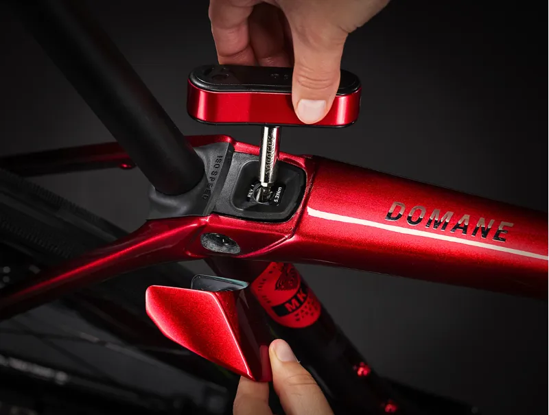 Trek Domane SLR 7 AXS Gen 4 Road Bike 2024 in Metallic Red Smoke-6
