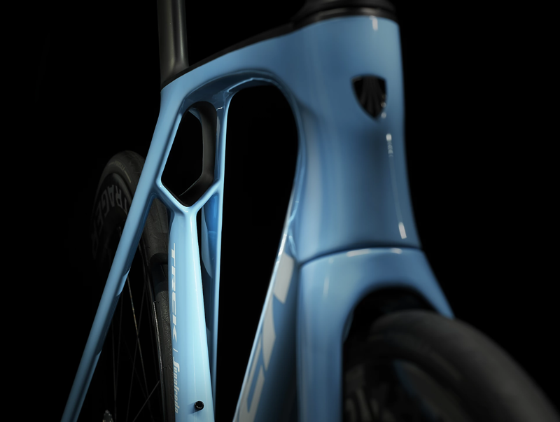 Trek Madone SLR 9 eTap Carbon Road Bike 2024 in Replica Azure-10