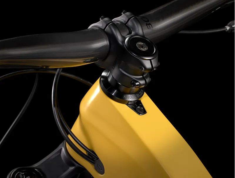 Trek Slash 9.8 XT Enduro Full Suspension Mountain Bike 2023 in Satin Baja Yellow-7