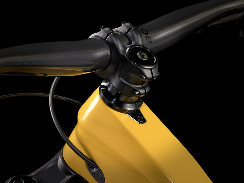 Trek Slash 9.8 GX AXS Carbon Full Suspension Mountain Bike 2023 in Satin Baja Yellow-7