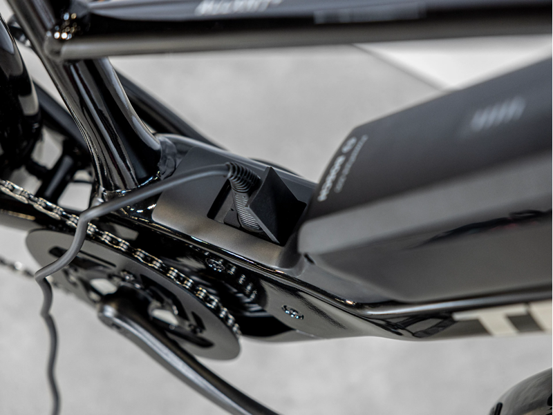 Trek Allant+ 5 725Wh Stagger Electric Hybrid Bike 2024 in Trek Black-6