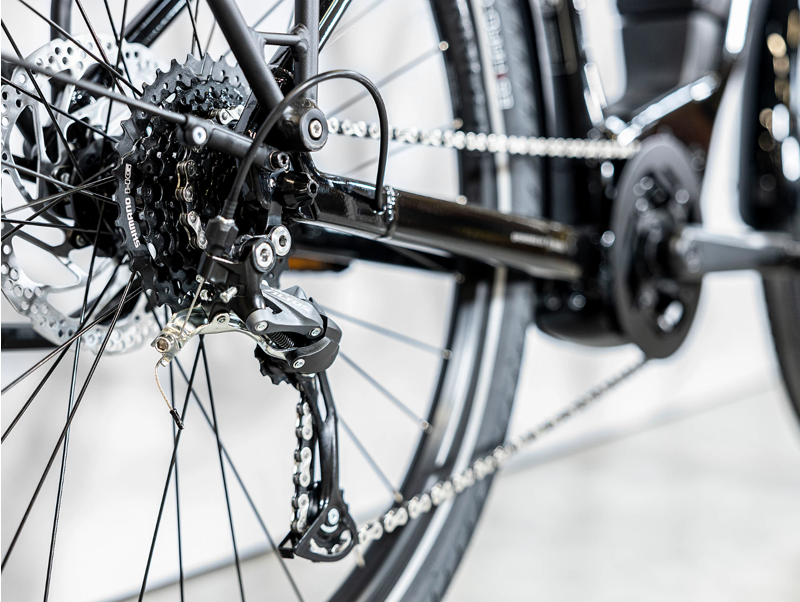 Trek Allant+ 5 725Wh Stagger Electric Hybrid Bike 2024 in Trek Black-3