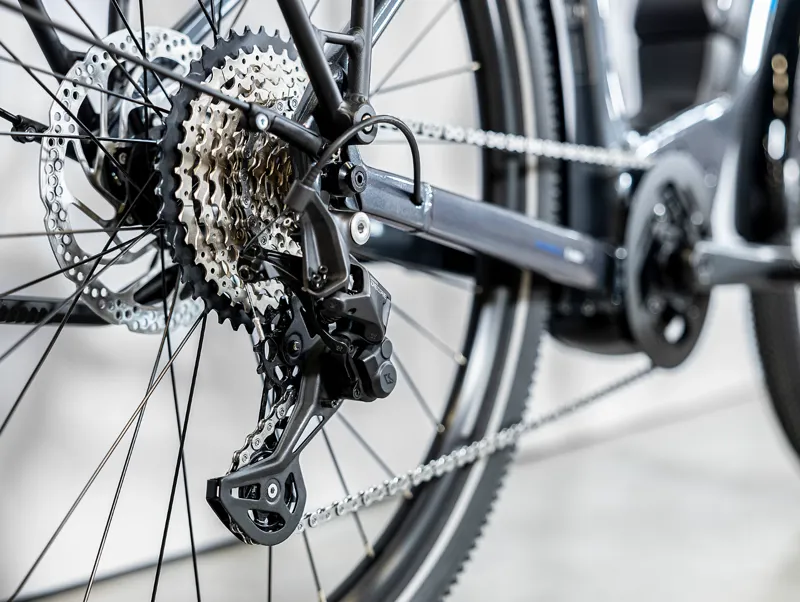 Trek Allant+ 6 725Wh Electric Hybrid Bike 2024 in Galactic Grey-5