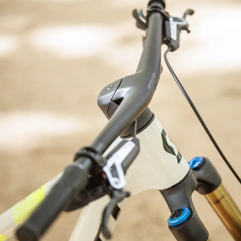 Scott Ransom 900 RC Full Suspension Mountain Bike 2025 in White-3