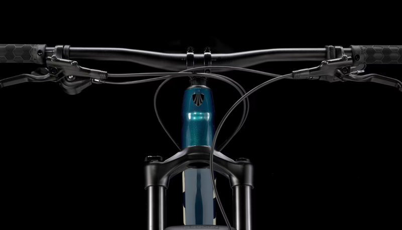 Trek Roscoe 7 Hardtail Mountain Bike 2025 in Dark Aquatic-3