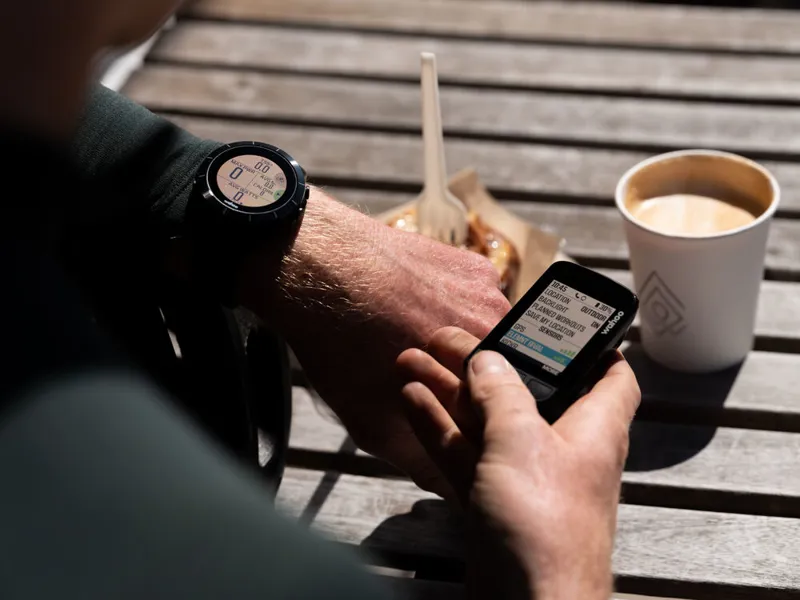 Wahoo Element Bolt V2 GPS Computer Bundle with Tickr HR -10