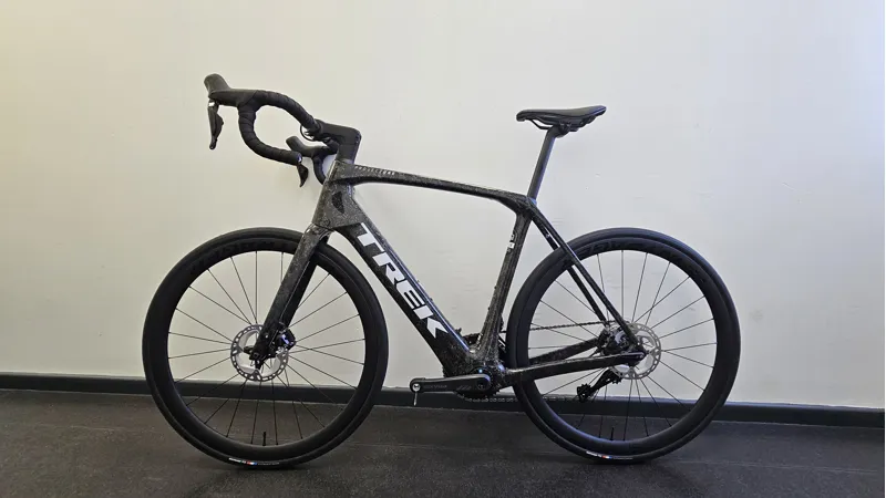 EX DISPLAY Trek Domane+ SLR 7 Ultegra Di2 Electric Road Bike 2026 58cm in Carbon Smoke Prismatic Marble-4