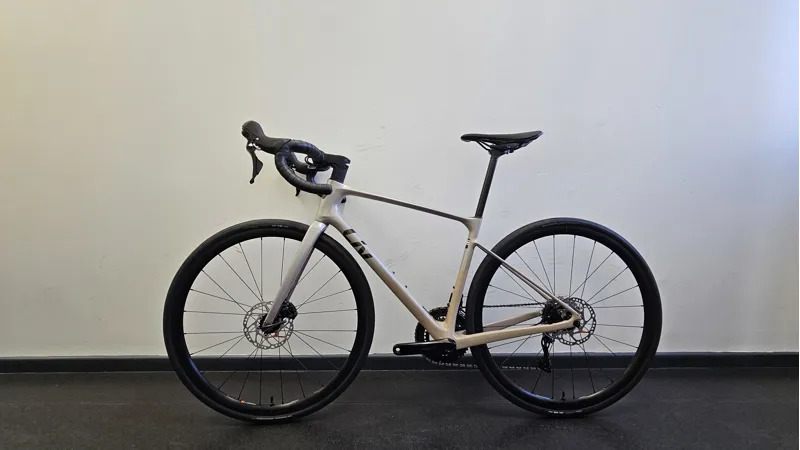 EX DISPLAY Liv Small Avail Advanced 2 Road Bike 2026 in Camel Silk-1