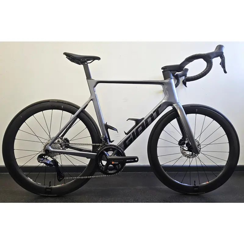 Balfes Bikes EX DISPLAY Giant Propel Advanced Pro 0 Di2 Road Bike Large 2025 in Mercury | Free postage over £30, £10 off first order, price match & 0% finance.