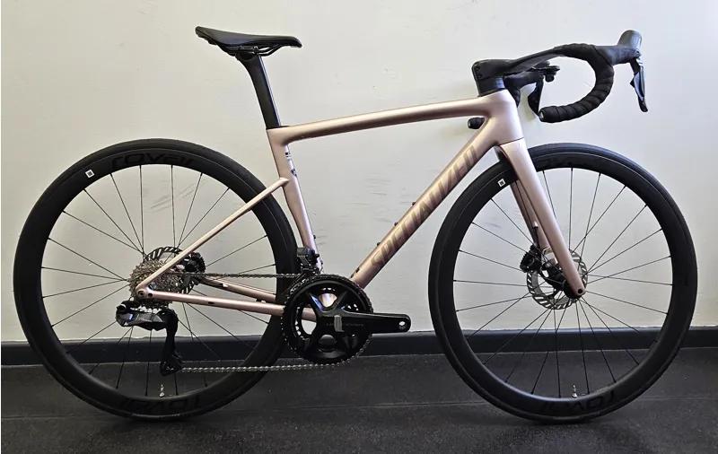 EX DEMO Specialized Tarmac SL8 Expert Ultegra Di2 Road Bike 52cm 2026 in Satin Champagne