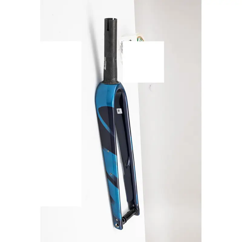 Balfes Bikes Specialized FRK MY22 DIVERGE SW 700C TA CARBON 12X100M DISC 174MM ST SIZE 58CM LTSIL/DRMSIL/DSTBLU in Light Silver/Dream Silver/Dusty Blue | Free postage over £30, £10 off first order, price match & 0% finance.