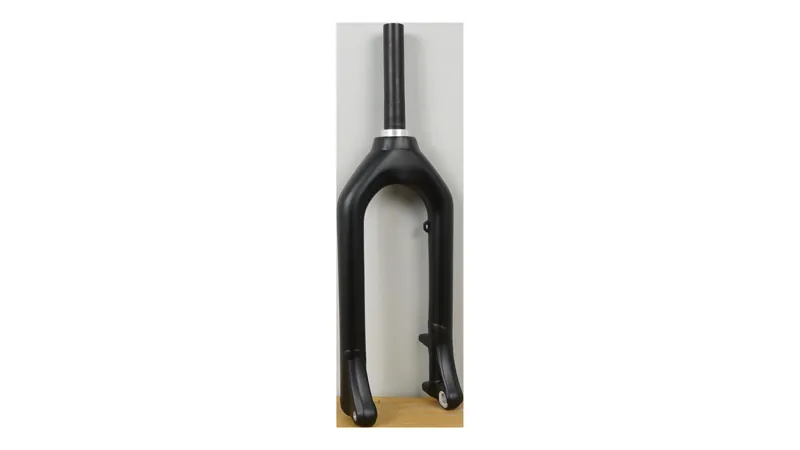 Specialized FRK MY23 P.SERIES RIGID FORK 20in TA ALLOY 15X110MM DISC 40MM OFFSET 1-1/8in STRAIGHT STEERER - GLS BLK in Gloss Black