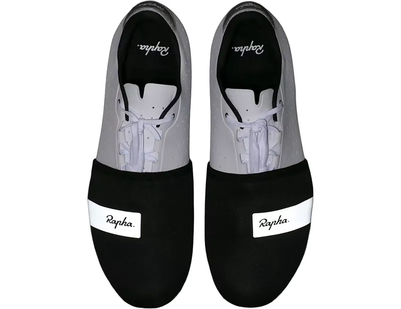 Rapha Toe Cover in Black/White-3