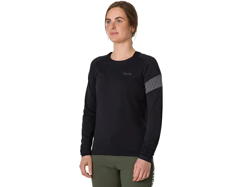 Rapha Women's Trail Long Sleeve Technical T-Shirt in Black/Grey-1