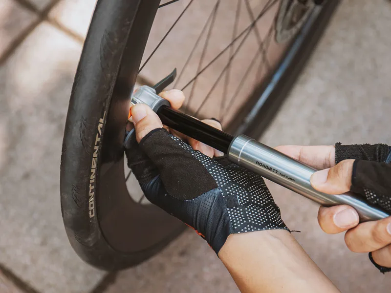 Topeak Roadie TT Hand Pump in Silver-2