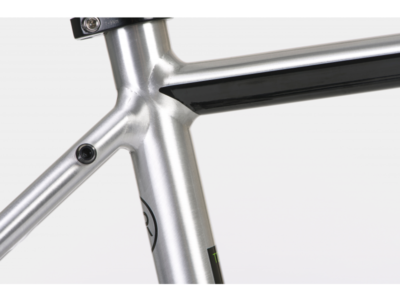 DODGY BRAKES Orro Terra Gravel Flat Bar 105 R900 Gravel Bike 2023 in Silver -1