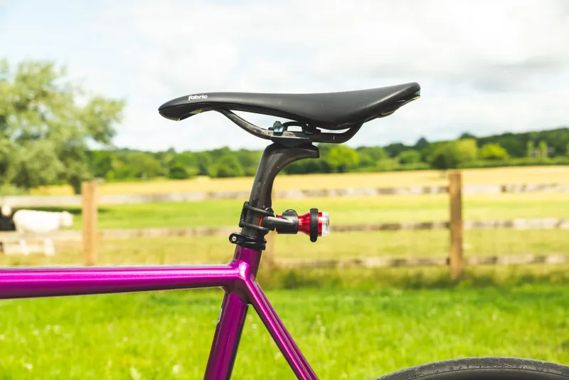 USE TraceR - USB-C Rechargeable Rear light - with DayBright ReAKT and Peloton in Red-6