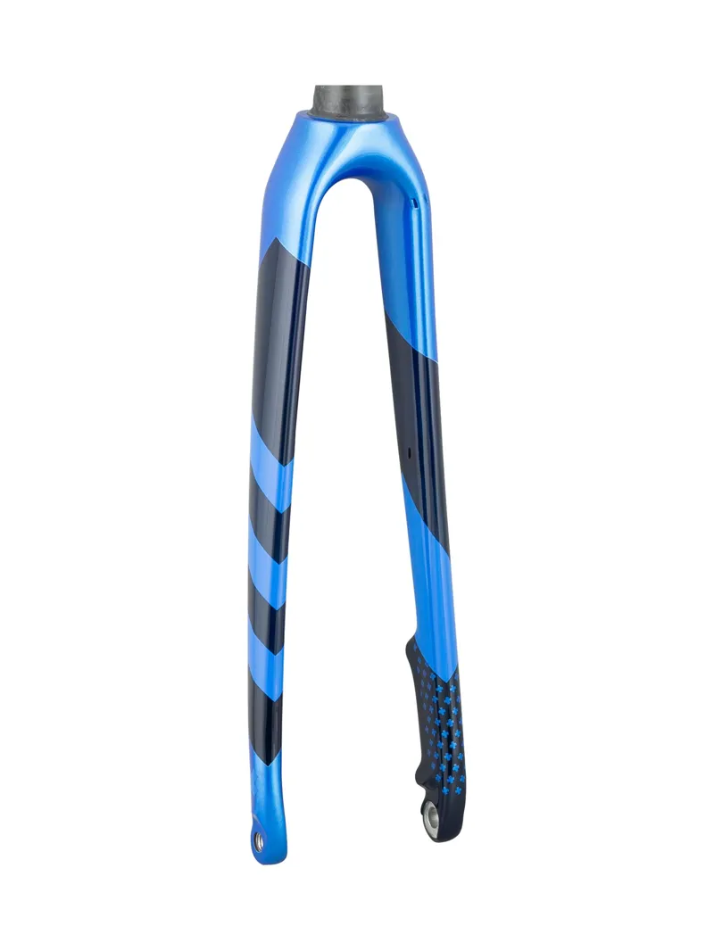 Balfes Bikes Trek 2021 Boone 700c Rigid Fork in Carbon Blue Smoke/Royal | Free postage over £30, £10 off first order, price match & 0% finance.