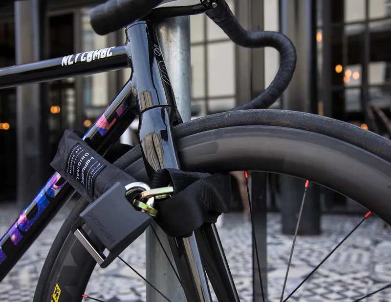 Hiplok Original v1.5 Wearable Chain Lock 8 x 900mm in Black-7