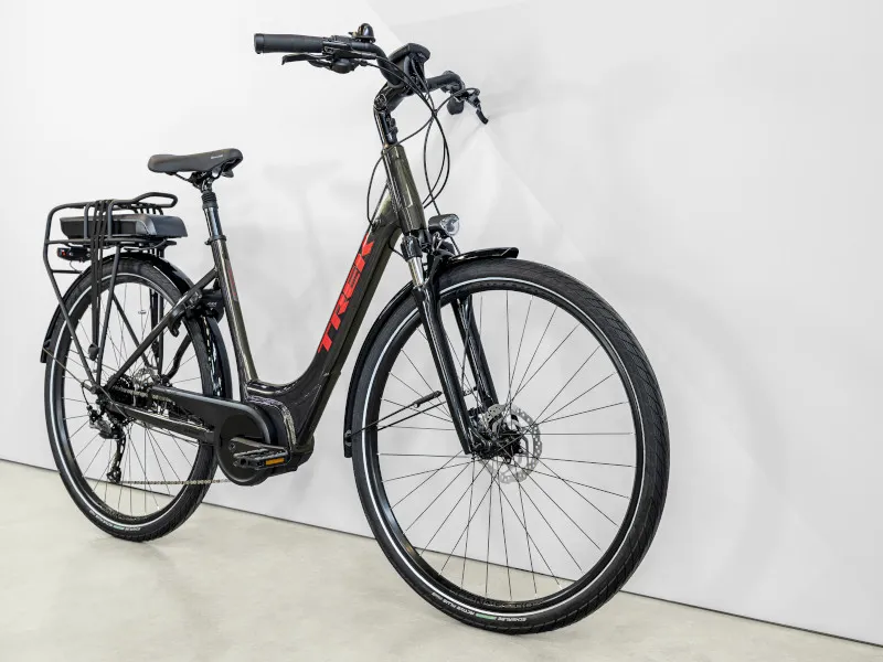 Trek Verve+ 2 Lowstep 500Wh Electric Hybrid Bike 2024 in Black-9