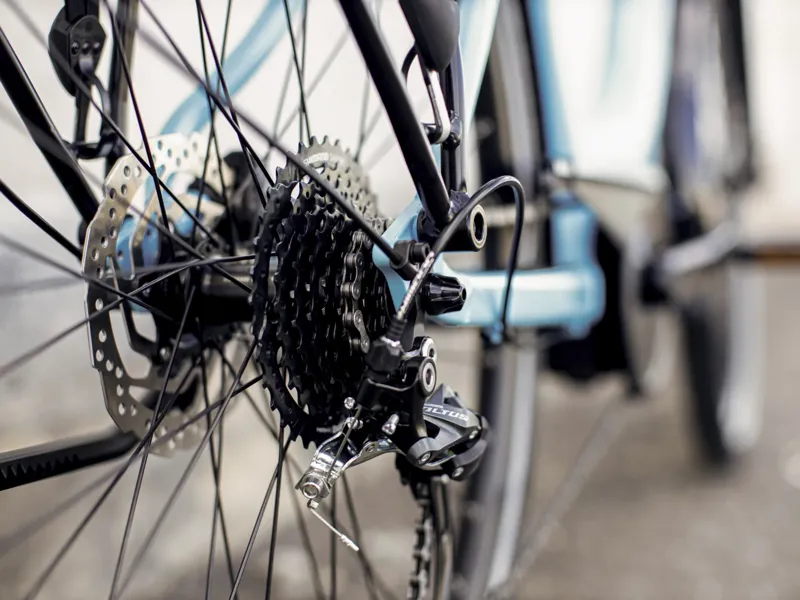 Trek Verve+ 2 Lowstep 500wh Electric Hybrid Bike 2025 in Azure Blue-5