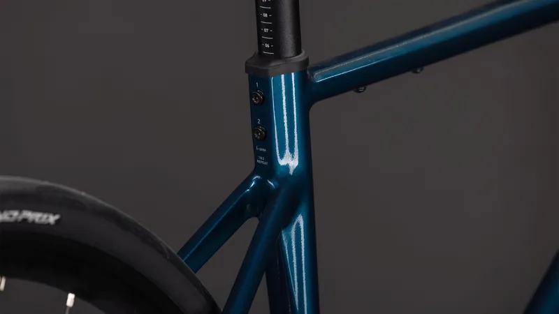 Cube Attain Pro Road Bike 2026 in Nautica/Prism-2